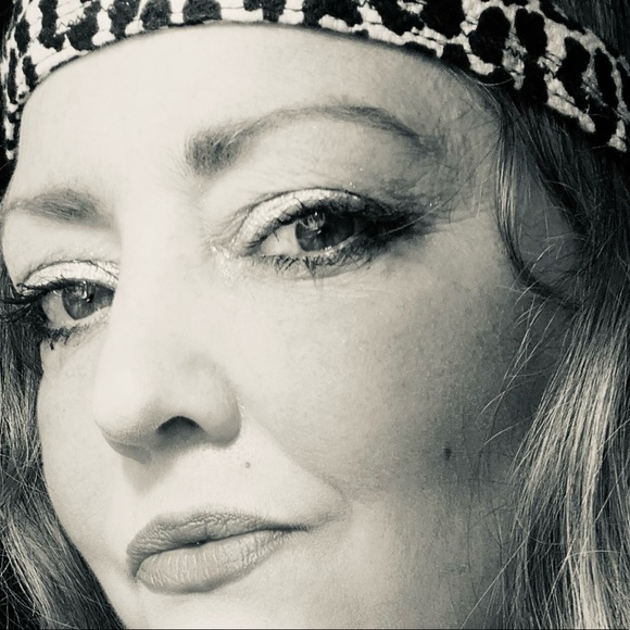 I only wish this coat fit me. I’ve had it since 2007 and wore it once. - Picture 6 of 7